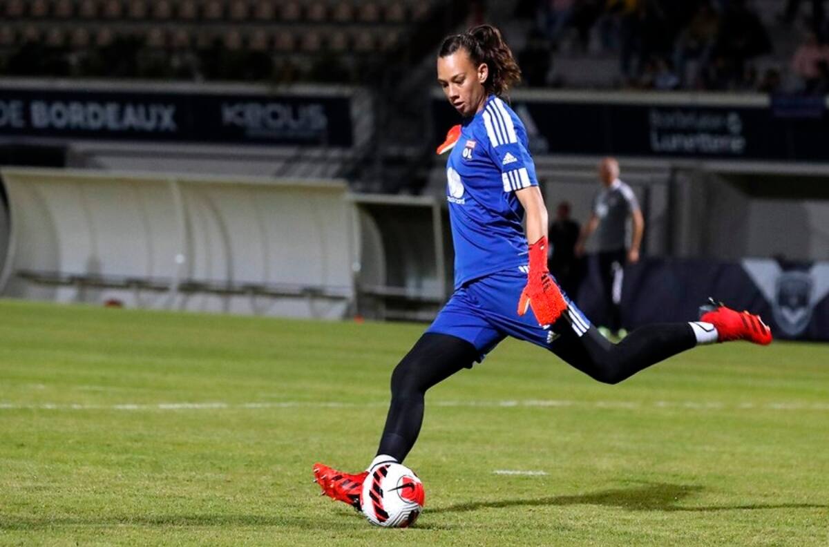 Pese a no tener su mejor día, Christiane Endler fue titular en goleada del Olympique de Lyon al PSG
