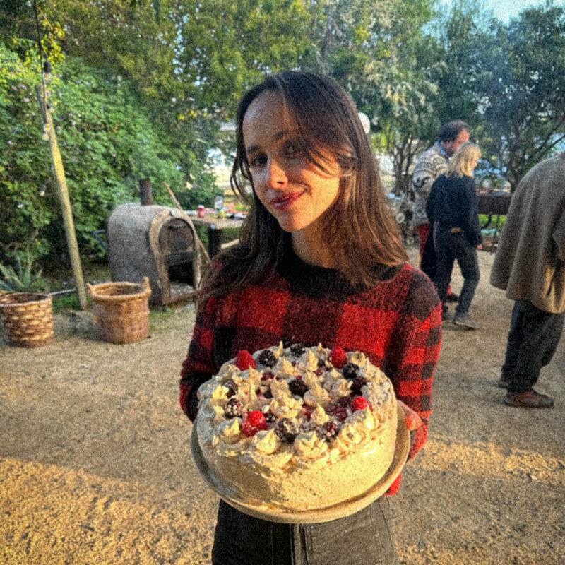 Juanita Ringeling y la torta de su hijo