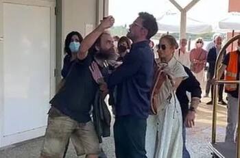 Ben Affleck defiende a Jennifer Lopez de imprudente fanático en Venecia