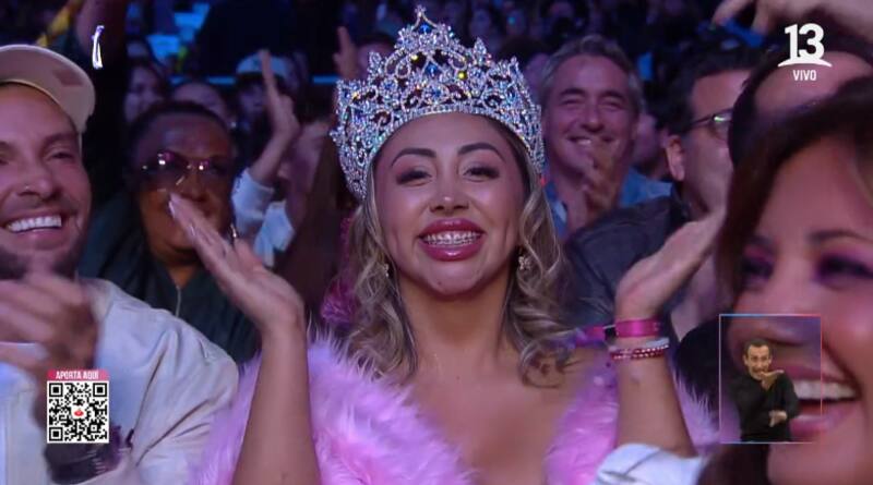 Naya Fácil es ovacionada por el público de la Quinta Vergara.