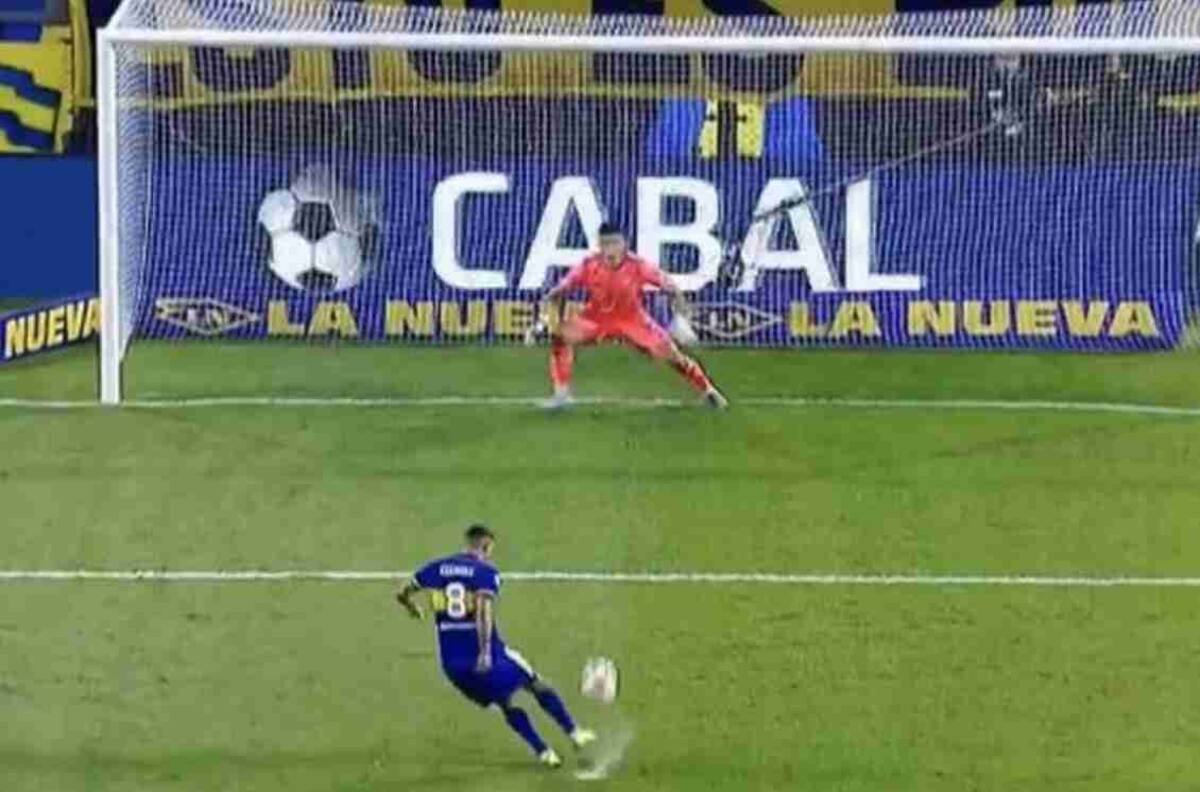 "La gran Mayer Candelo": Hinchas de Colo Colo festinaron con penal que falló Edwin Cardona en el Superclásico entre Boca y River