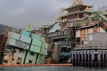 VIDEO | Icónico restaurante flotante de Honk Kong se hunde en el mar de China Meridional