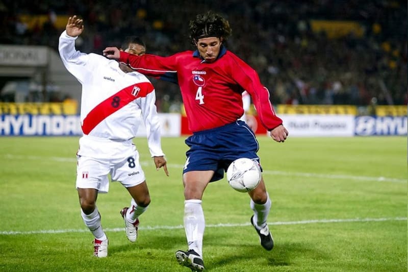 El ex lateral izquierdo jugó 32 partidos con la camiseta de la Selección Chilena. Foto: Partidos de La Roja.