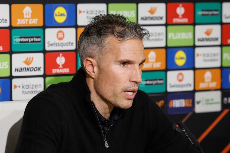 En la conferencia previa al duelo del Feyenoord contra Real Betis. Foto: Agencia EFE