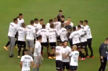 La camotera que los jugadores del Mineiro le hicieron a Jorge Sampaoli