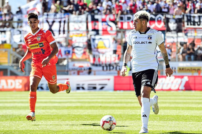 es el creador de juego en Colo Colo. Todo apunta a que tomará ese rol ante Argentina y Bolivia por la Selección Chilena. Foto: Agencia Aton.