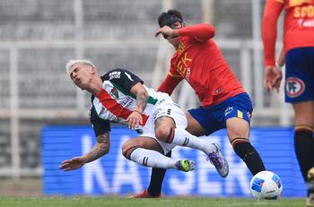 VIDEO | ¡Casi 100 faltas! ¿Quién fue el jugador más golpeado este 2025 en el fútbol chileno?