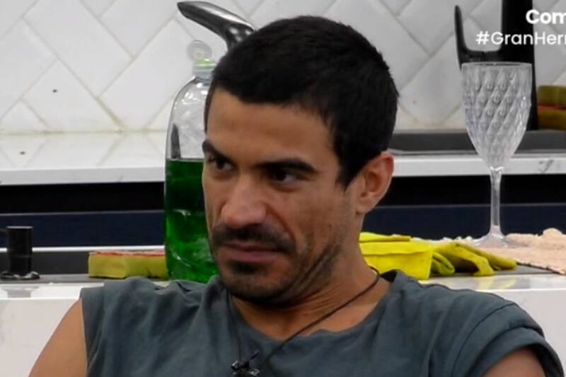 Después de una dura pelea contra las “Reinas Bellas” por la comida, el chico reality dejó el encierro sin despedirse de Constanza Capelli.