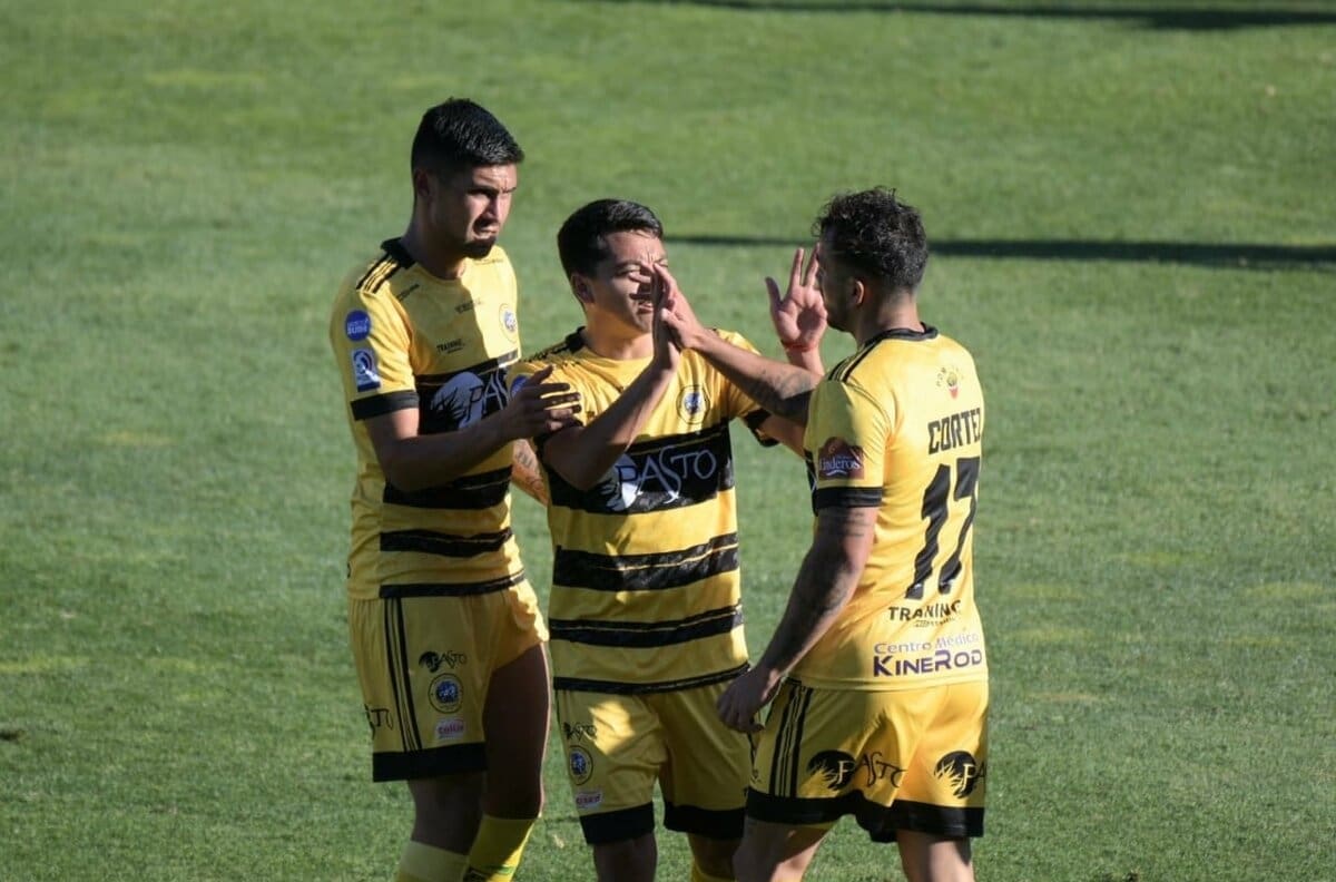 Dos ex Colo Colo y especialistas de la categoría: Lautaro de Buin se arma para su debut en Primera B