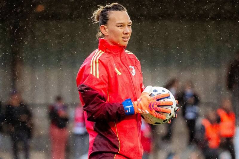 Tiane endler, arquera de OL Lyonnes y la selección Chilena. Foto: @tianeendler en Instagram.