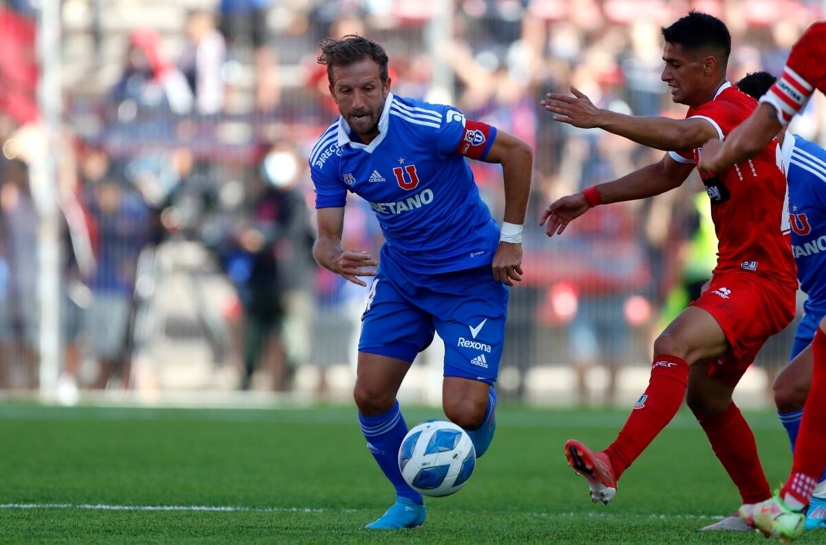 Jineta sin dueño: la danza de capitanes en la U este 2022 que refleja su falta de liderazgo