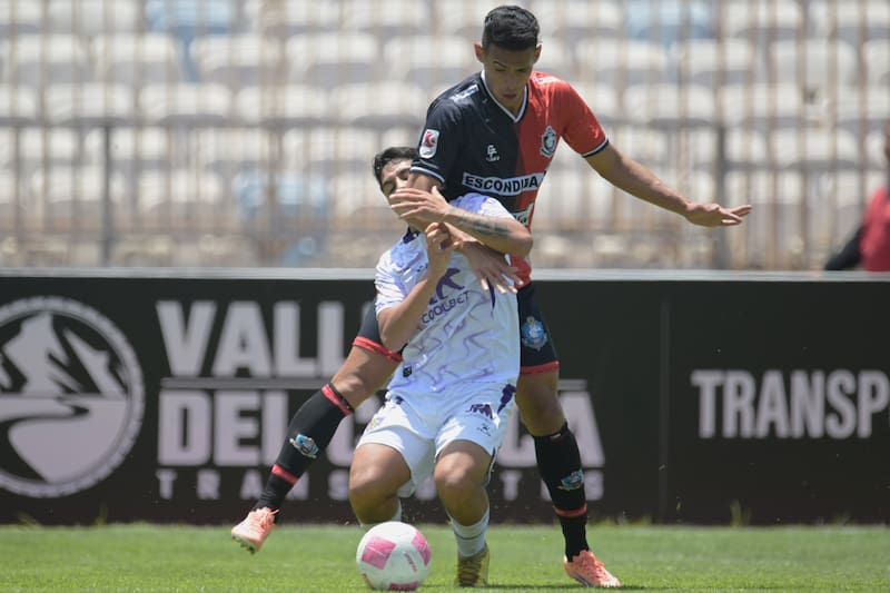 El extremo venezolano se enamoró de las marraquetas, pero no olvida las arepas. Foto: Aton.