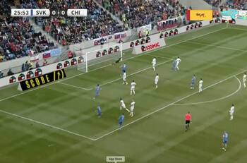 VIDEO | ¡Extraordinario! Brayan Cortés se lució y salvó a La Roja ante Eslovaquia con notable atajada