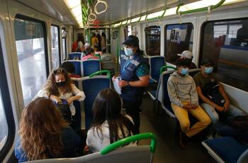Metro extiende servicio hasta las 22:00 horas tras cambio en toque de queda