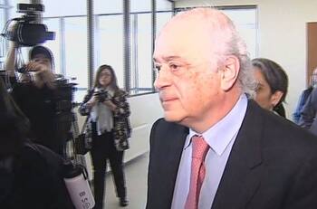 Se entregó a la justicia: Qué se sabe de Manuel Álvarez Zenteno, el oncólogo condenado por abuso sexual