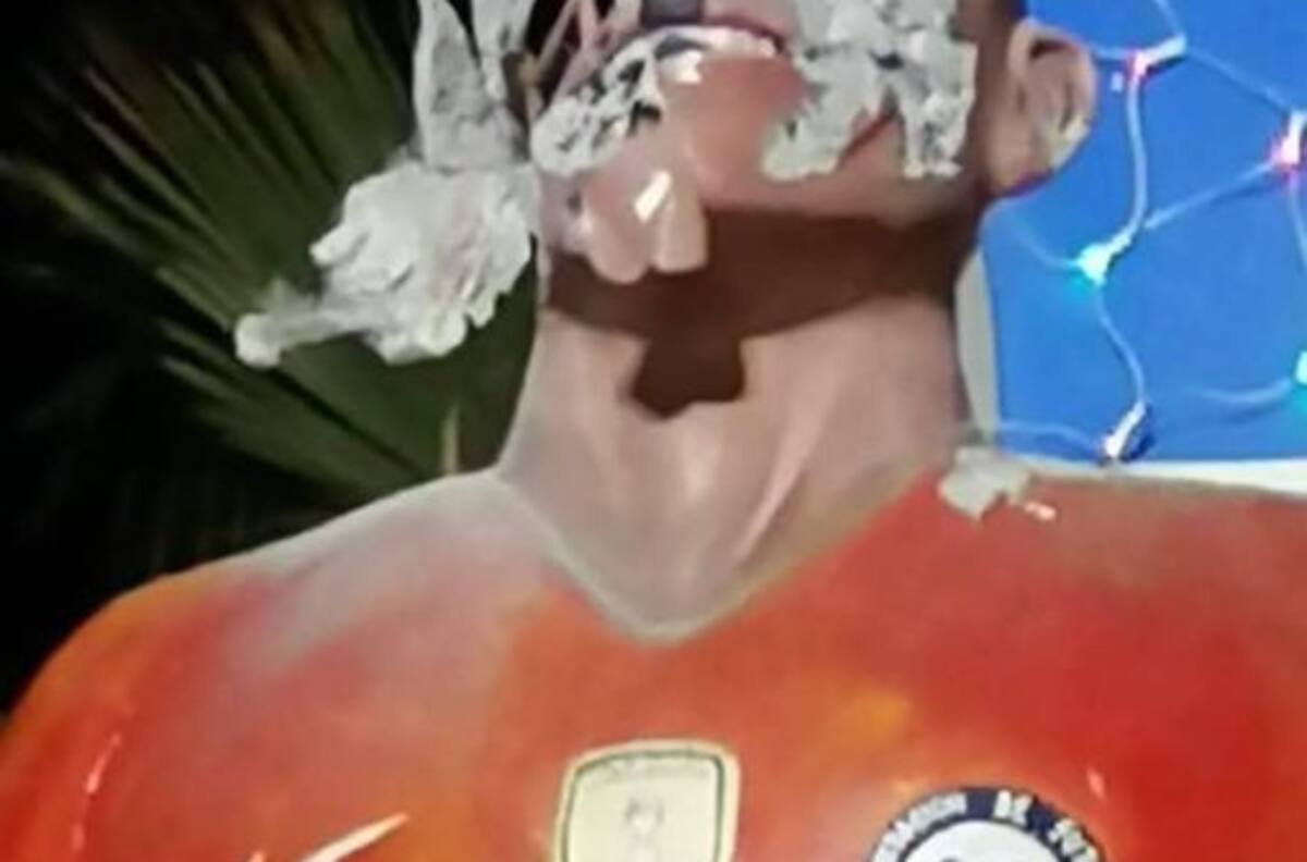 ¡Que mal! Destruyen estatua de Alexis Sánchez en Tocopilla