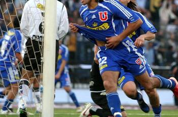“Sentí el desprecio del hincha de la U”: exjugador azul contó lo difícil que fue fichar en Colo Colo