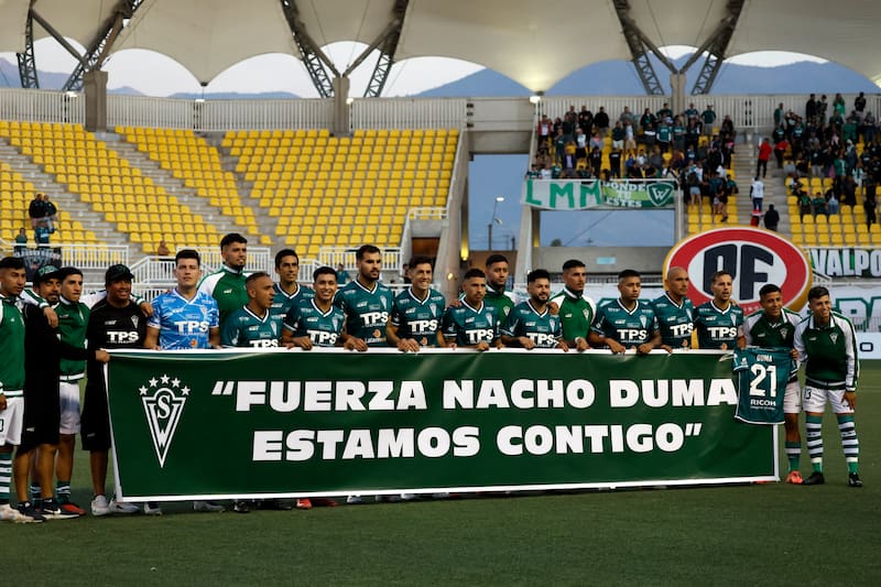 El DT Héctor Robles se 'abuenó' con el traslado de la localía del Decano a Quillota. Foto: Agencia Aton.