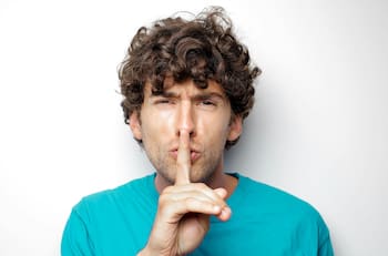 Estos son los signos más mentirosos del zodiaco según la IA