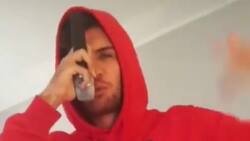 Ignacio Saavedra se luce cantando reconocido tema de Calle 13