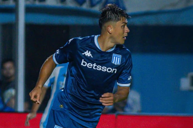El delantero en Racing Club. Foto: @dpizarro9