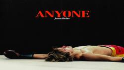 Justin Bieber estrenó su nueva canción "Anyone" en la noche de Año Nuevo