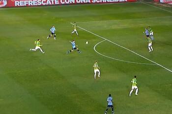 VIDEO | El tremendo golazo de volea de Emiliano Vecchio en la goleada de Racing sobre Aldosivi