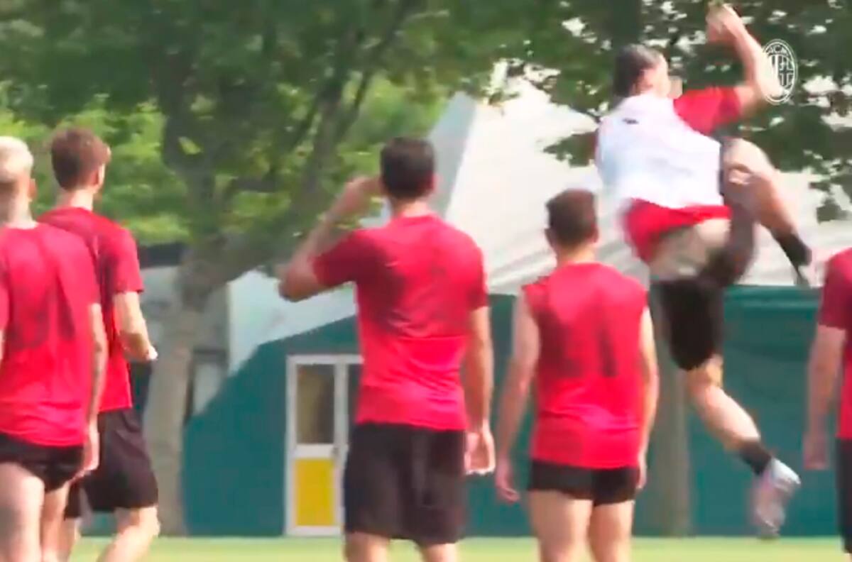 ¡Qué peligro! Zlatan Ibrahimovic es una verdadera amenaza jugando al "tontito"