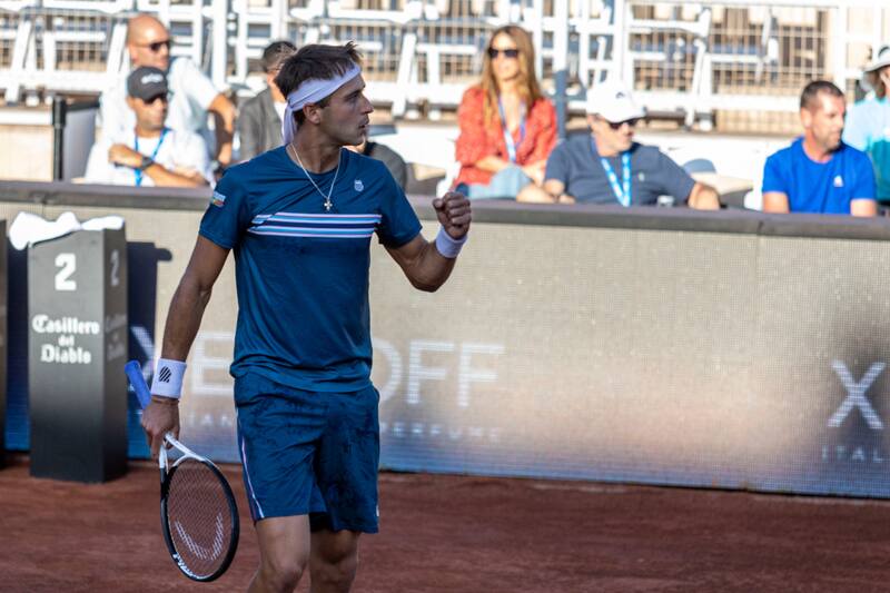 Tomás Etcheverry se convirtió en el primer finalista del ATP de Santiago 2023.