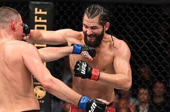 Jorge Masvidal le rompió la ceja Nate Diaz y ganó el título BMF en el UFC 244