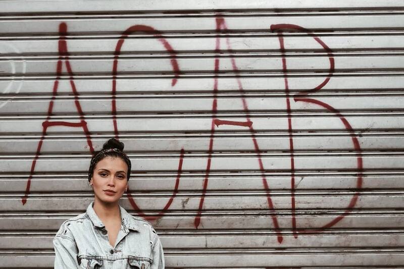 El lado revolucionario de Constanza Capelli, concursante de "Gran Hermano" Chile.