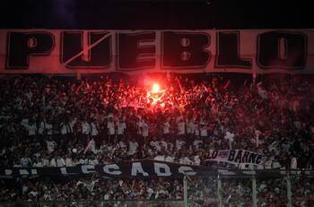 La dirigencia no sabía: revelan detalles de la reunión “secreta” entre jugadores e hinchas de Colo Colo