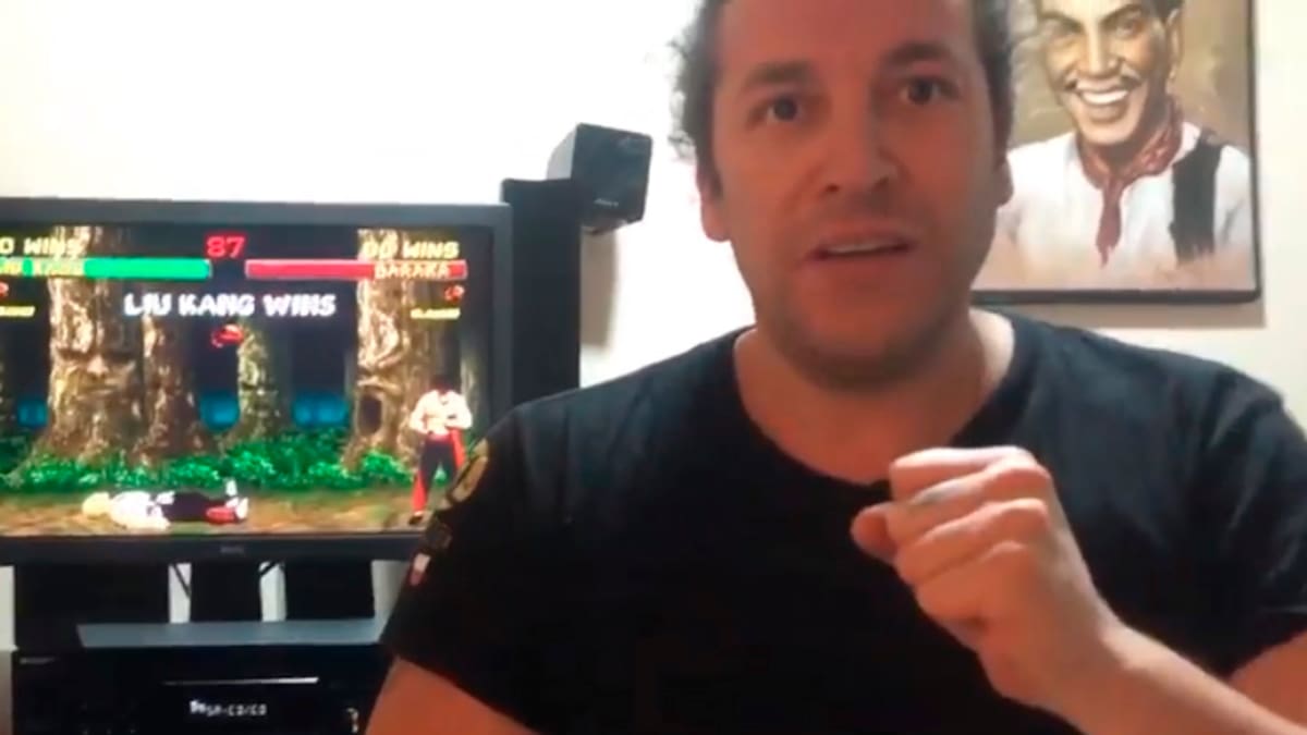 El hilarante momento de Leo Rey jugando Mortal Kombat