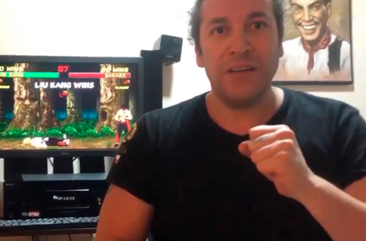 El hilarante momento de Leo Rey jugando Mortal Kombat