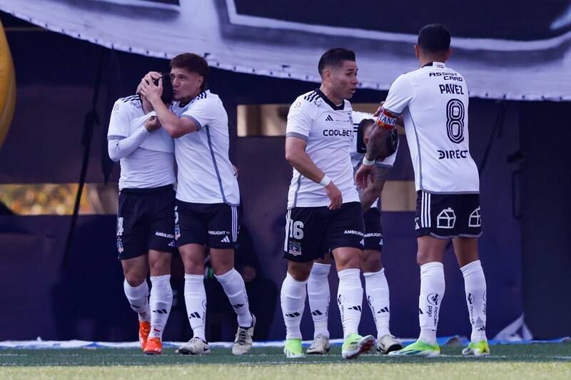 jugando por Colo Colo en 2024.