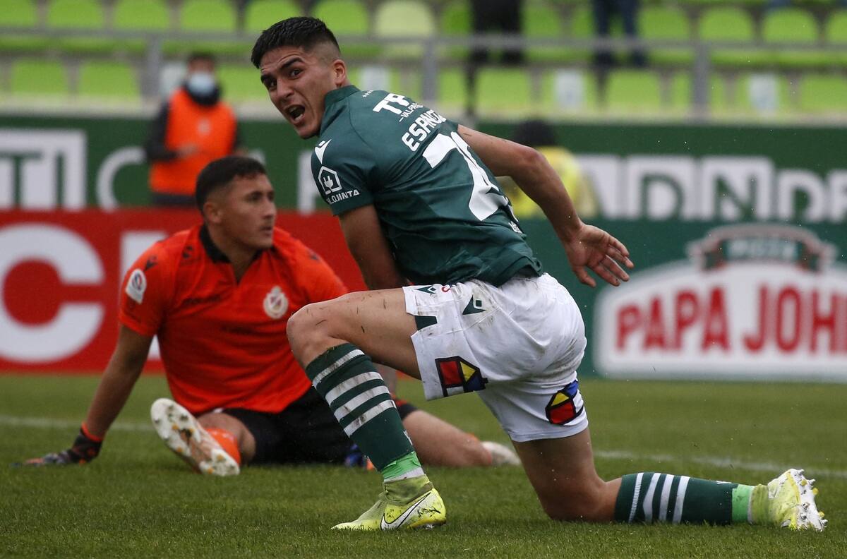 Santiago Wanderers acusa persecución contra Víctor Espinoza por la roja de Fernando Zampedri: "Es víctima del centralismo"