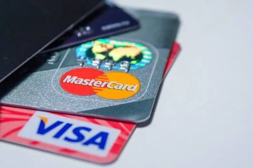 Visa y Mastercard incurren en comisiones ilegales.