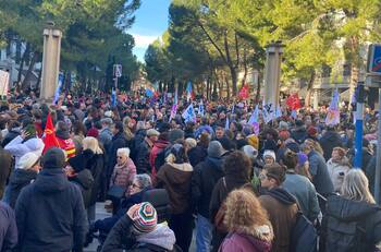 VIDEO | Manifestaciones masivas en Francia ante la reforma de pensiones de Emmanuel Macron