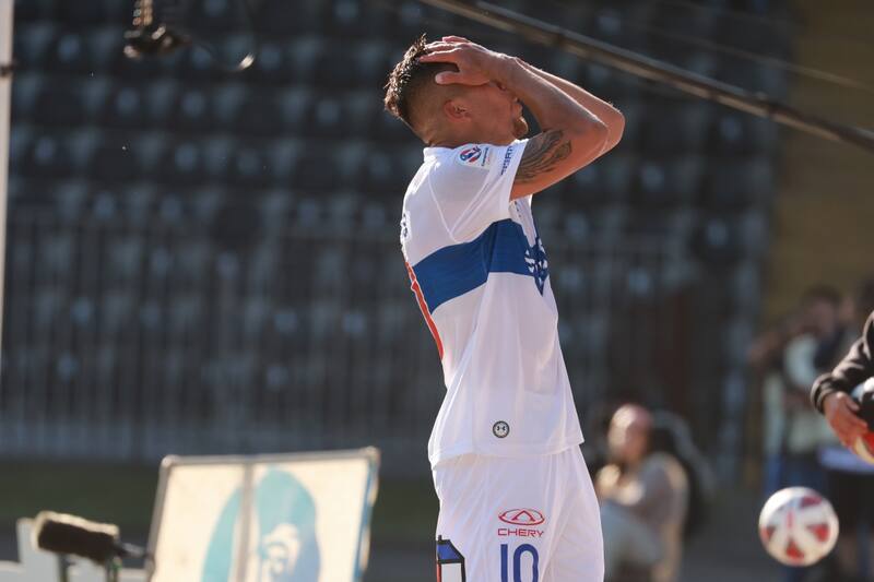 lamenta una ocasión perdida en la UC. Foto: Agencia Aton.