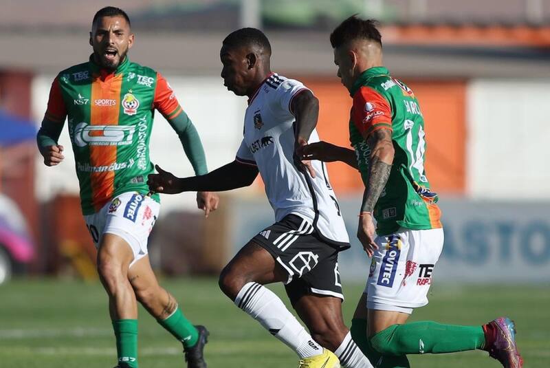 Hinchas de Colo Colo pierden la paciencia con Fabián Castillo. Foto: Prensa Colo Colo.