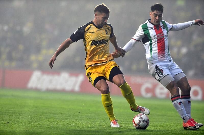 Nicolás Johansen estará cinco semanas alejado de las canchas.