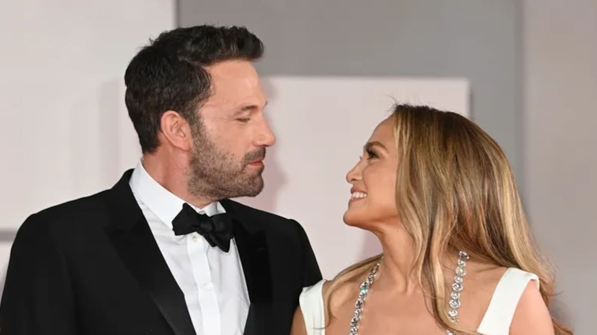 "¿Por qué siempre tiene cara de sufrimiento?": Las burlas hacia Ben Affleck por su aparición junto a Jennifer Lopez en los Grammy 2023