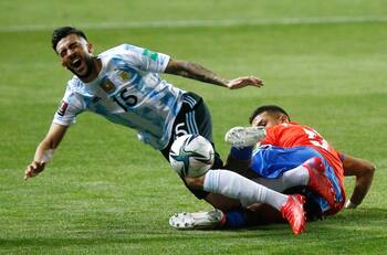 Futbolista chileno fue elegido como el jugador "más sucio" del mundo