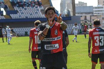 Denunció a su club por no pagarle el sueldo y ahora es el goleador de Primera B... ¡en el mismo equipo!