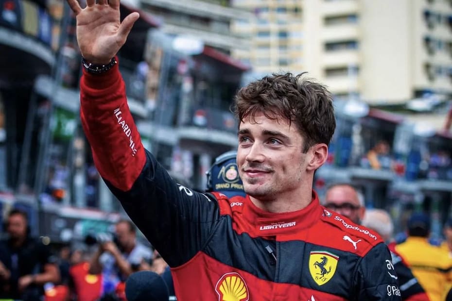 Charles Leclerc es uno de los pilotos que tiene en carpeta Red Bull. (EFE)