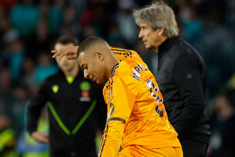 El técnico chileno logró doblegar a las figuras del Real Madrid y dejó los tres puntos en el Benito Villamarín. (Foto: EFE)