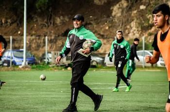 Fue mundialista con La Roja el 98, es DT en Tercera A y se abre paso en el fútbol chileno: “Hay que tener paciencia”