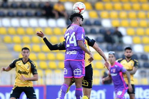 Antonio Díaz sigue sin convencer al DT de la U, Gustavo Álvarez. FOTO: ATON.