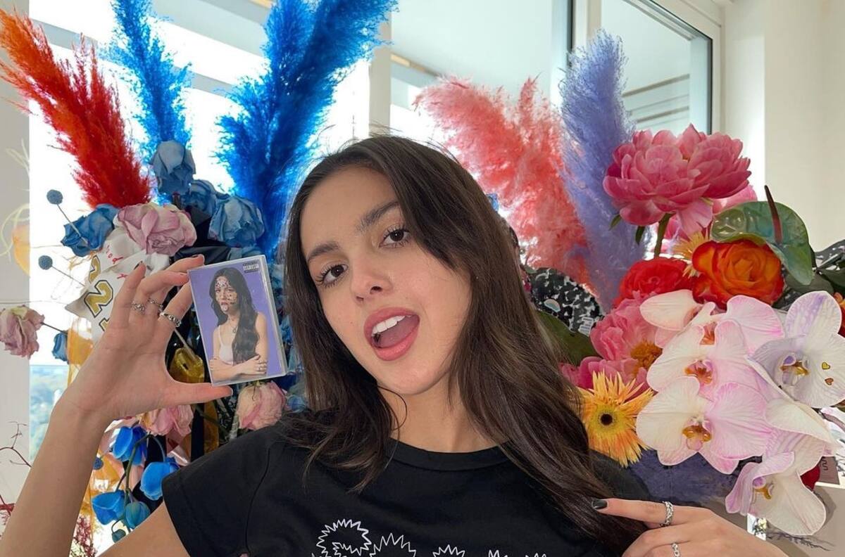 "Adiós secundaria": Olivia Rodrigo se vio festejando y subió divertidas fotografías de su graduación