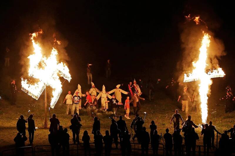 El Ku Klux Klan fue organizado como un club social, en Tennesse, durante el 1866.